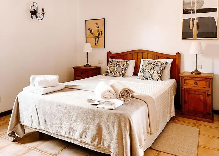 Casa Buna Colorada