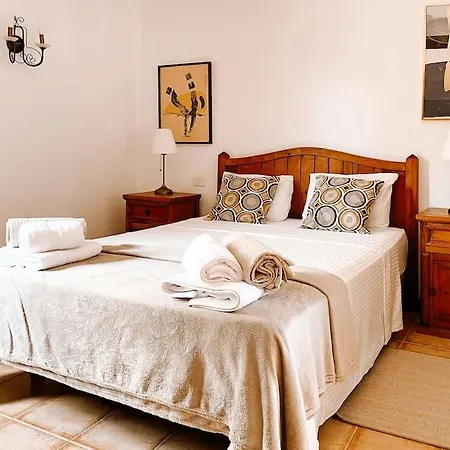 Casa Buna Colorada